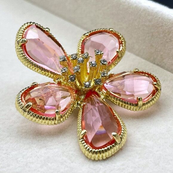 Yellow Gold with Pink Sapphire and White Diamond Crystal Flower Pin Back Brooch - Picture 4 of 8